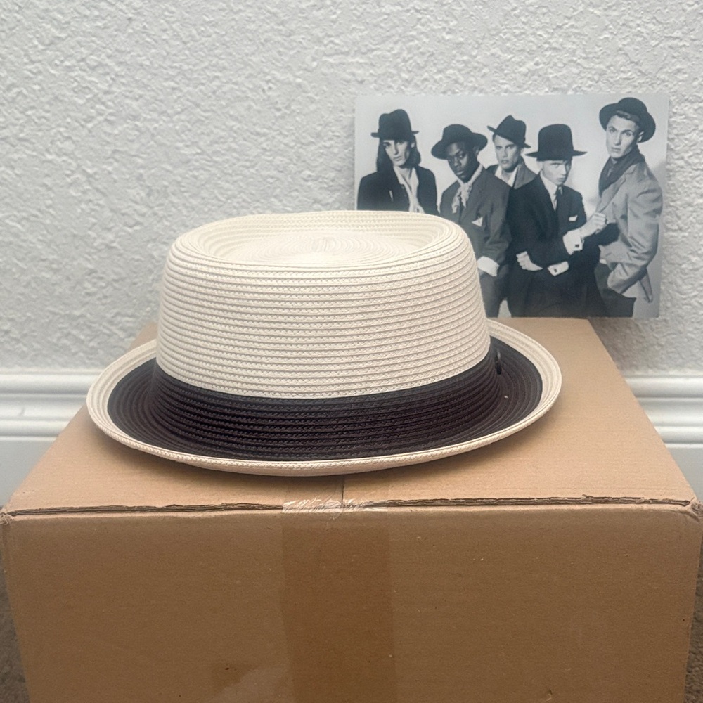 Stylish Two-Tone Fedora Hat